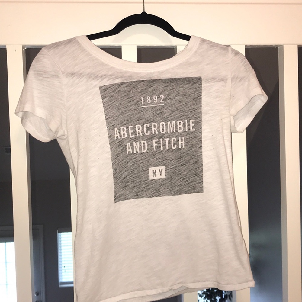Abercrombie and fitch t-shirt
